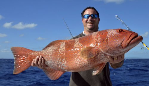 Olivier et une magnifique babone en pêche a l'appât - www.rodfishingclub.com - Ile Rodrigues - Maurice -Océan Indien