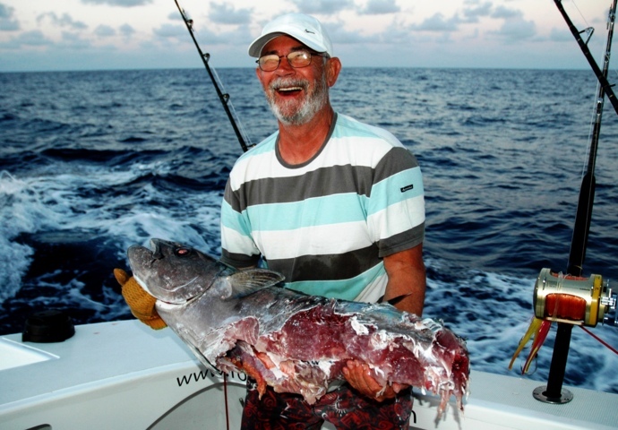 After shark....- Rod Fishing Club - Rodrigues Island - Mauritius - Indian Ocean