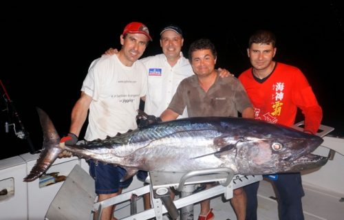 Alberto et son thon à dents de chien de 62kg en jigging - Rod Fishing Club - Ile Rodrigues - Maurice - Océan Indien