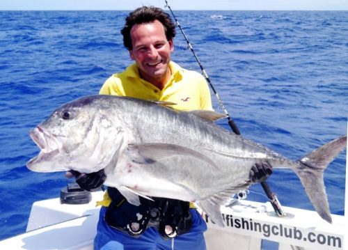 Benoît et sa carangue ignobilis au jig de 25kg - Rod Fishing Club - Ile Rodrigues - Maurice - Océan Indien
