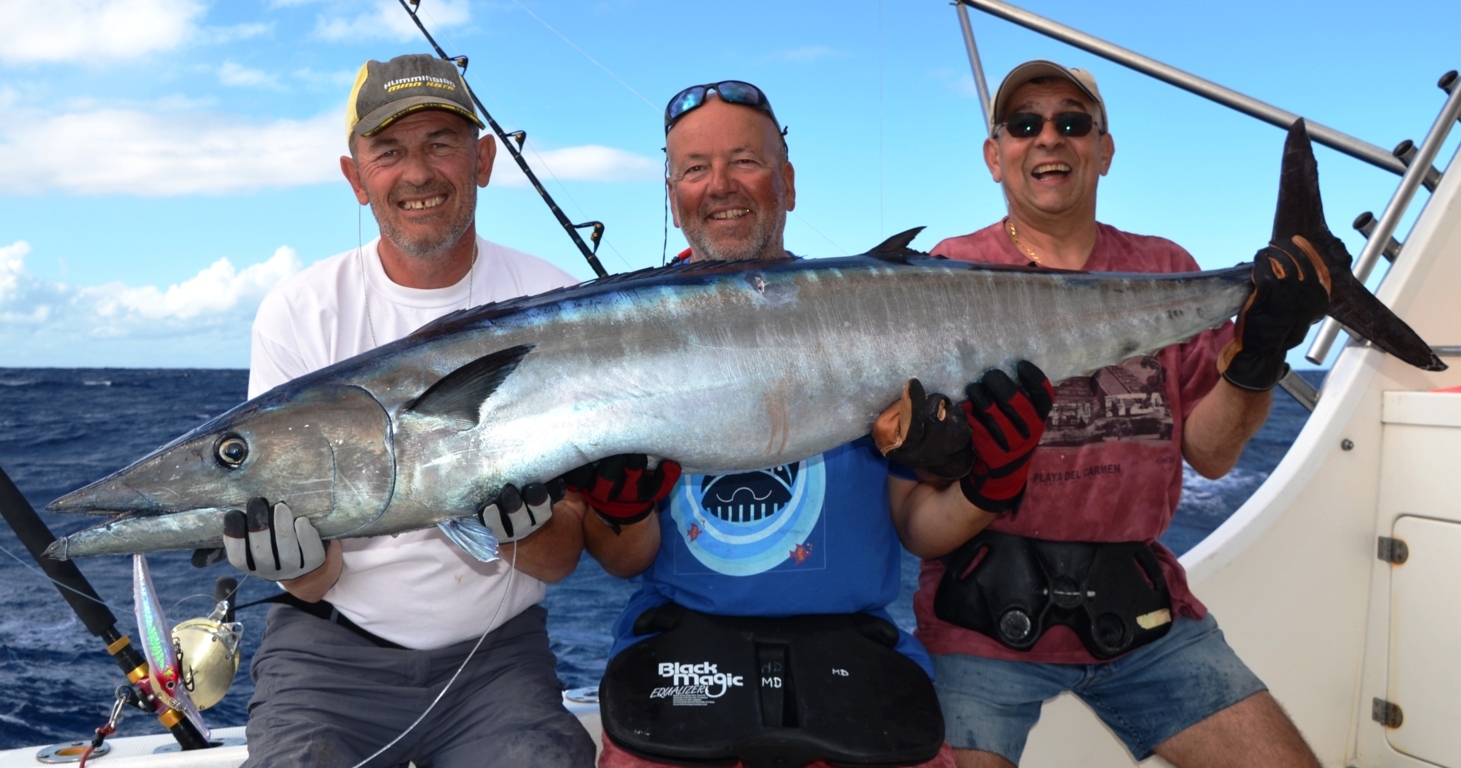 Big wahoo for the big wahoo team  - Rod Fishing Club - Rodrigues Island - Mauritius - Indian Ocean