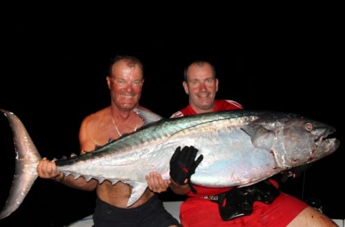 Bruno et Christian avec leur doggy de 51kg en jigging - Rod Fishing Club - Ile Rodrigues - Maurice - Océan Indien