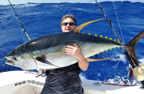 Claudius et son thon jaune de 50kg en heavy spinning - Rod Fishing Club - Ile Rodrigues - Maurice - Océan Indien