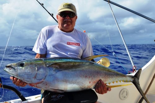 Daniel et son thon jaune - Rod Fishing Club - Ile Rodrigues - Maurice - Océan Indien