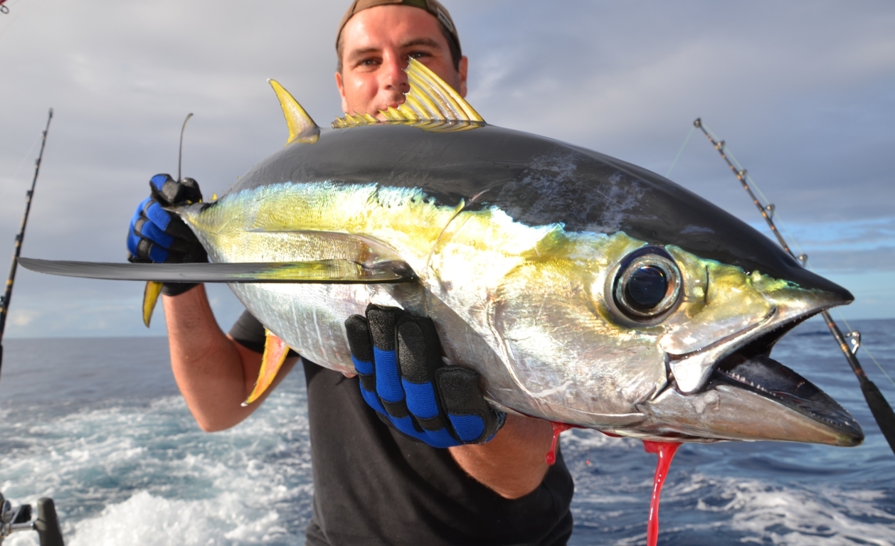 Fabrice and yellowfin tuna - Rod Fishing Club - Rodrigues Island - Mauritius - Indian Ocean