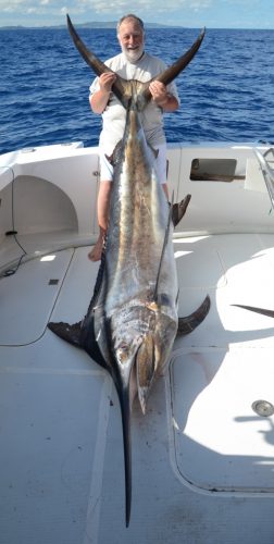 Gérard et son marlin noir de 150kg - Rod Fishing Club - Ile Rodrigues - Maurice - Océan Indien 