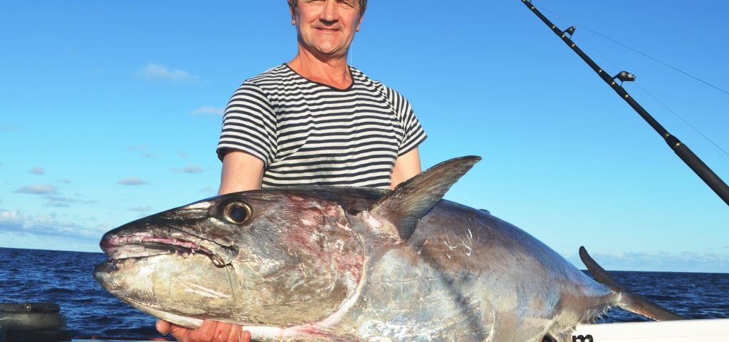 Jean Yves et son thon à dents de chien de 57kg - Rod Fishing Club - Ile Rodrigues - Maurice - Océan Indien