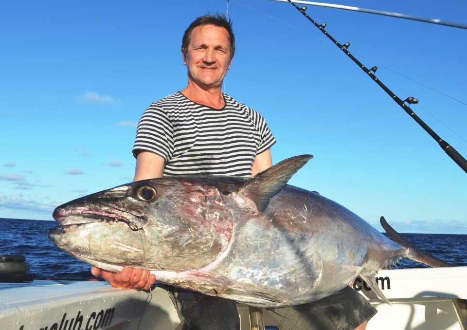 Jean Yves et son thon à dents de chien de 57kg - Rod Fishing Club - Ile Rodrigues - Maurice - Océan Indien