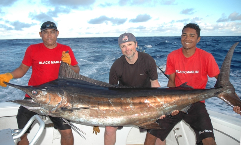 Jérôme et son marlin bleu de 110kg - Rod Fishing Club - Ile Rodrigues - Maurice - Océan Indien