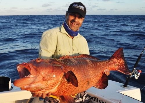 Laurent et un mérou babone - Rod Fishing Club - Ile Rodrigues - Maurice - Océan Indien