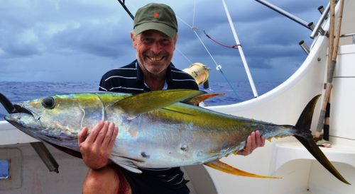 Marc et son thon jaune - Rod Fishing Club - Ile Rodrigues - Maurice - Océan Indien