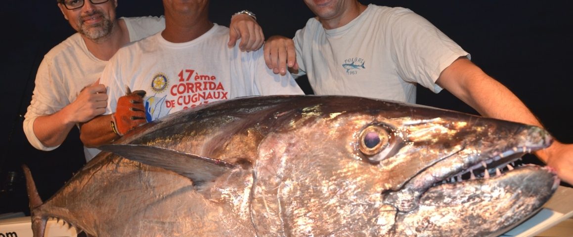 Olivier et son thon à dents de chien de 70kg en jigging - Rod Fishing Club - Ile Rodrigues - Maurice - Océan Indien