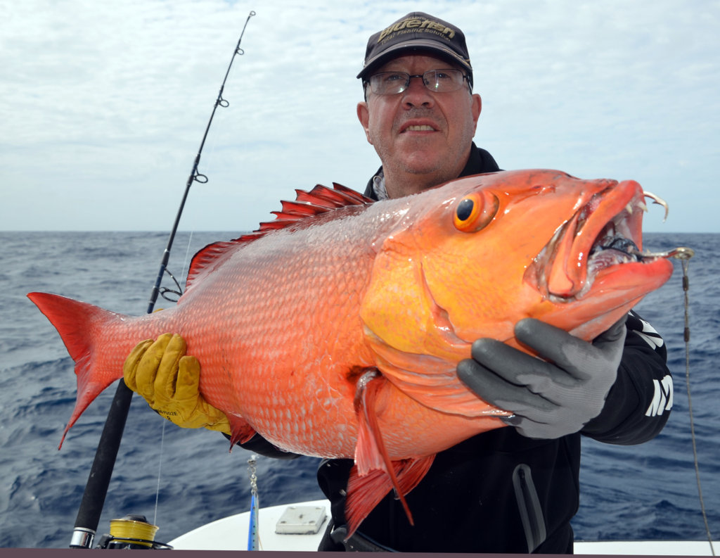 Paul and his red snapper (lutjanus bohar) - Rod Fishing Club - Rodrigues Island - Mauritius - Indian Ocean