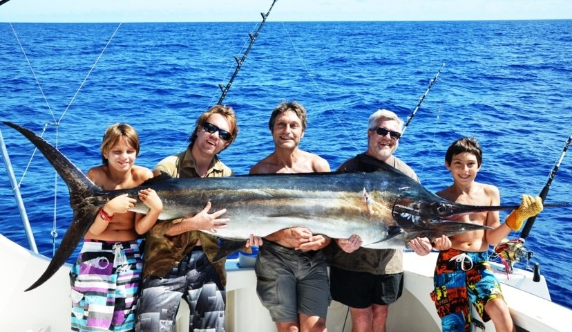 Thomas et son marlin noir de 102kg nouveau record junior du club- Rod Fishing Club - Ile Rodrigues - Maurice - Océan Indien