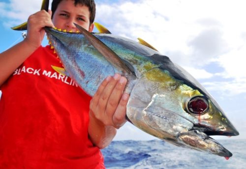 Tom et son thon jaune - Rod Fishing Club - Ile Rodrigues - Maurice - Océan Indien