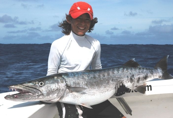 barracuda de 19.2kg nouveau record junior du club - Ile Rodrigues - Maurice - Océan Indien - Rod Fishing Club - Ile Rodrigues - Maurice - Océan Indien