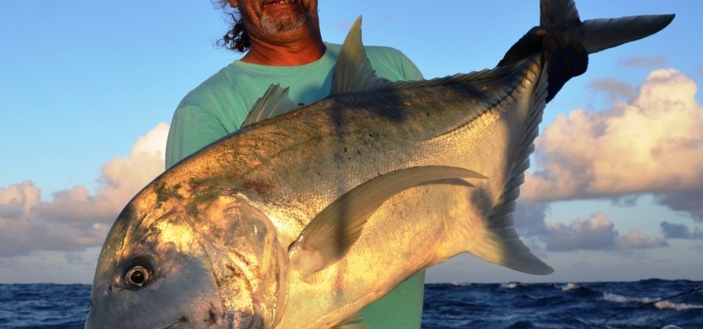 carangue ignobilis (GT) de plus de 25kg relâchée - Rod Fishing Club - Rodrigues Island - Mauritius - Indian Ocean