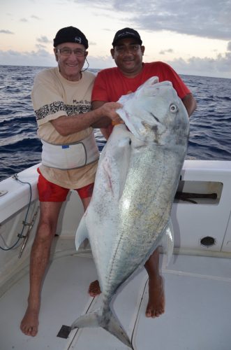 carangue ignobilis de 40kg - Rod Fishing Club - Ile Rodrigues - Maurice - Océan Indien