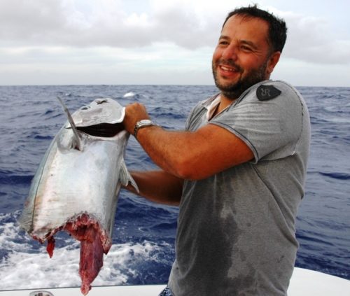 les requins aiment aussi les dogies - Rod Fishing Club - Ile Rodrigues - Maurice - Océan Indien