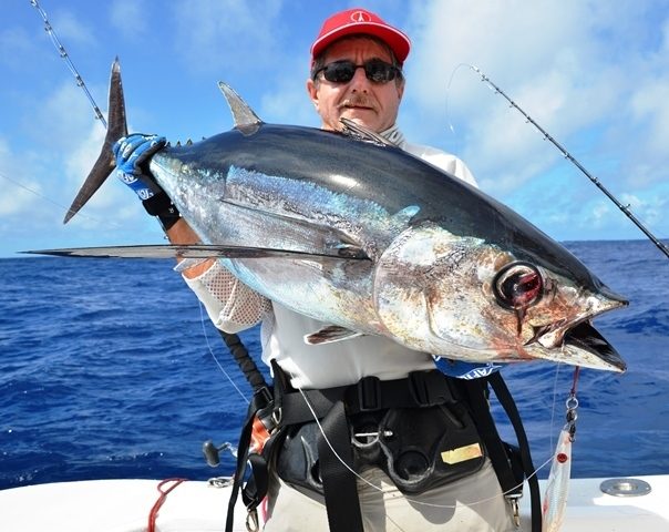 thon germon en very deep jigging par215m de fond - Rod Fishing Club - Ile Rodrigues - Maurice - Océan Indien