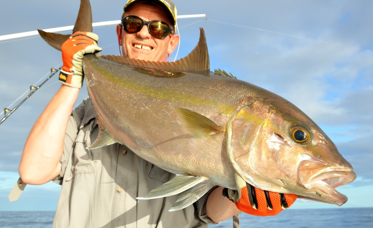 Amberjack or Seriola dumerili fishing technique - Rod Fishing Club - Rodrigues Island - Mauritius - Indian Ocean