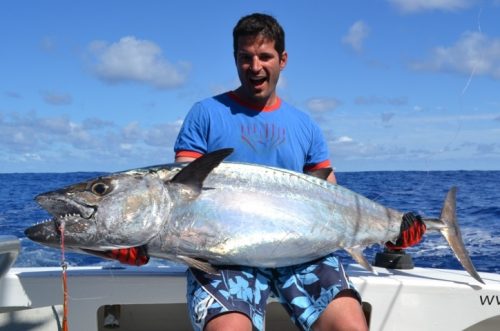 Fred et son thon à dents de chien de 55kg - Rod Fishing Club - Ile Rodrigues - Maurice - Océan Indien