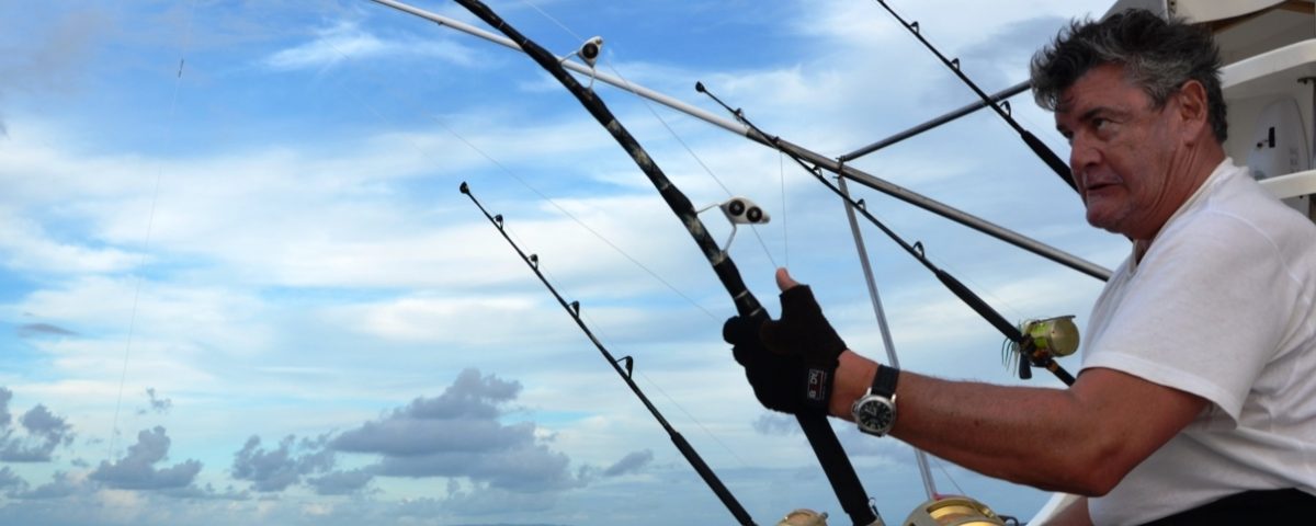 Axel en combat avec un doggy de 89 kg - Rod Fishing Club - Ile Rodrigues - Maurice - Océan Indien