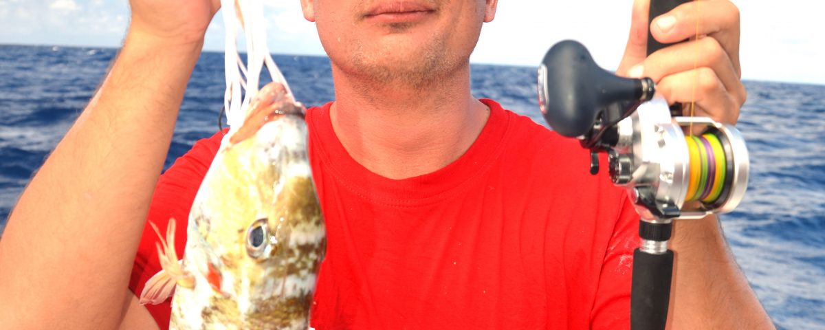 Cutting bait for Pierre - Rod Fishing Club - Rodrigues Island - Mauritius - Indian Ocean