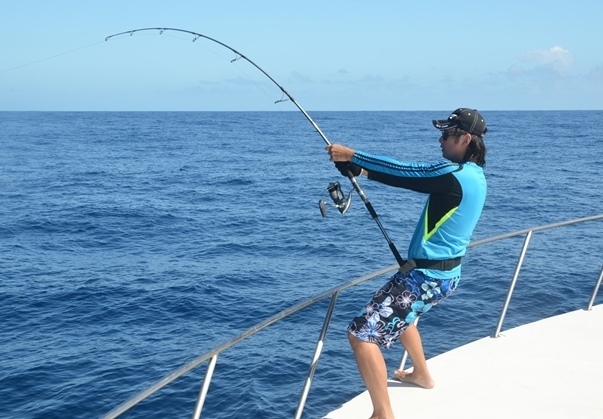 Jigging Master Israel in fighting - Rod Fishing Club - Rodrigues Island -  Mauritius - Indian Ocean - Rod Fishing club