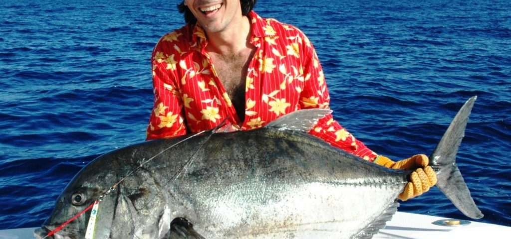 Pédro et sa grosse carangue en pêche au jig- Rod Fishing Club - Ile Rodrigues - Maurice - Océan Indien