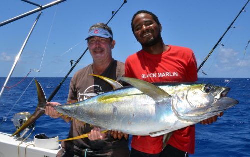 thon-jaune-de-37kg-en-heavy-spinning-par-marc-rod-fishing-club-rodrigues-ile-maurice-ocean-indien