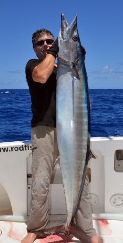 wahoo-de-31kg-pris-en-heavy-spinning-par-claudius-rod-fishing-club-rodrigues-ile-maurice-ocean-indien