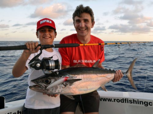 record-du-monde-potentiel-thon-dents-de-chien-de-09-5kg-categorie-smallfry-rod-fishing-club-ile-rodrigues-maurice-ocean-indien