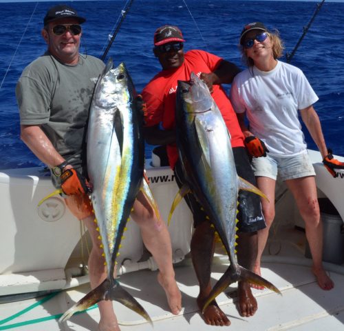 beau-double-de-thons-jaunes-en-peche-a-la-traine-rod-fishing-club-ile-rodrigues-maurice-ocean-indien