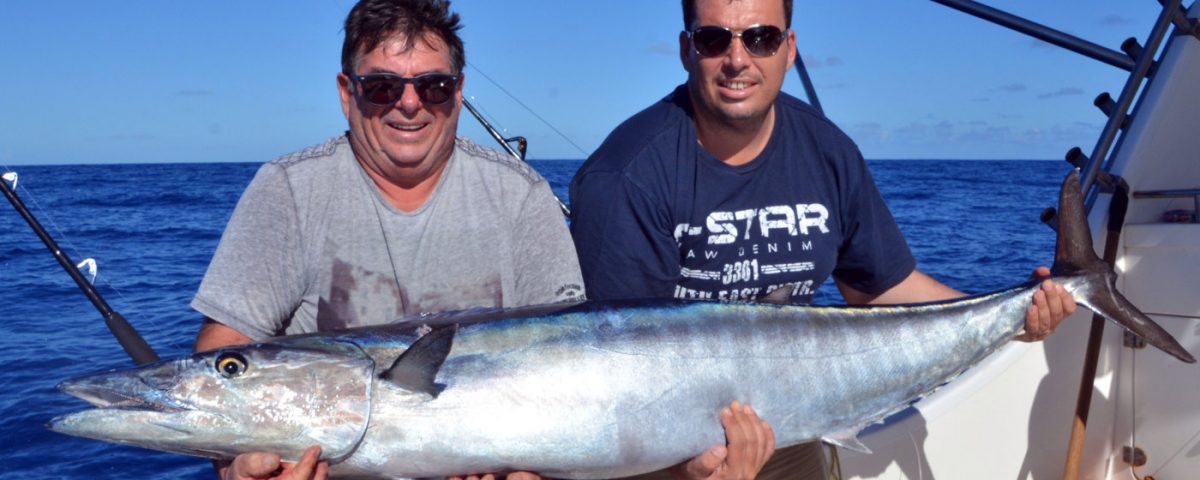 beau-wahoo-de-35kg-pris-en-peche-a-la-traine-rod-fishing-club-ile-rodrigues-maurice-ocean-indien