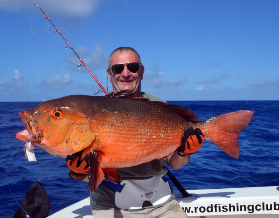 carpe-rouge-15kg-potentiel-record-du-monde-en-peche-a-lappat-rod-fishing-club-ile-rodrigues-maurice-ocean-indien