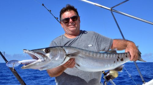 Magnifique-barracuda-pris-au-rapala-X-Rap-40-en-pêche-a-la-traine-par-Gérard-Rod-Fishing-Club-Ile-Rodrigues-Maurice-Océan-Indien