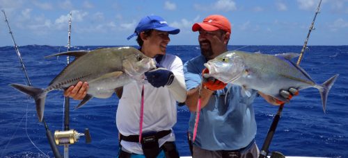 Carangue lugubris et bleue pris en jigging - www.rodfishingclub.com - Ile Rodrigues - Maurice - Océan Indien