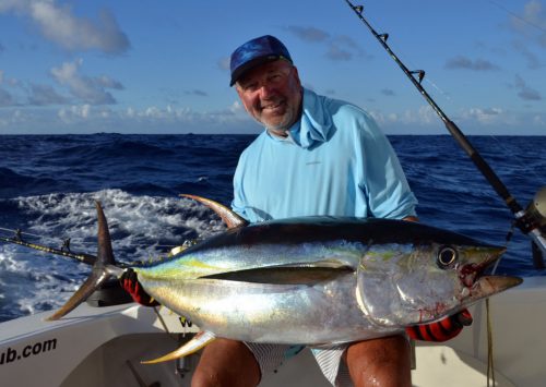 40kg yellowfin tuna on trolling by Marc - Rod Fishing Club - Rodrigues Island - Mauritius - Indian Ocean