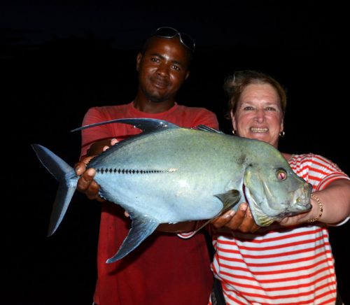 Carangue lugubris prise en pêche a l'appât par Michelle - www.rodfishingclub.com - Ile Rodrigues - Maurice - Océan Indien