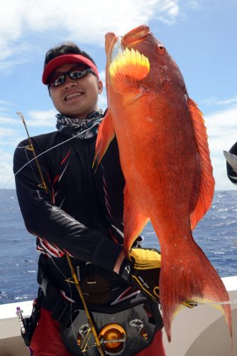 Croissant queue jaune par Mr Lure en slow jigging - www.rodfishingclub.com - Ile Rodrigues - Maurice - Océan Indien