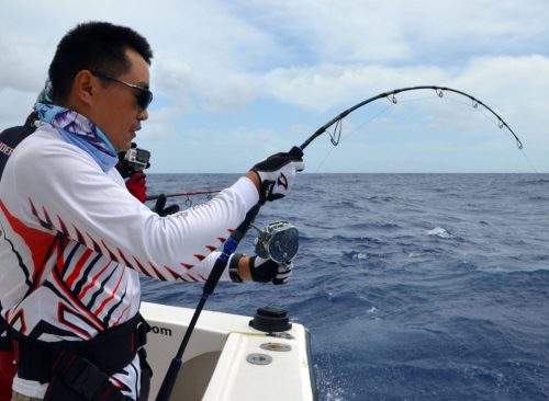 Great fight for Kevin on jigging - www.rodfishingclub.com - Rodrigues Island - Mauritius - Indian Ocean