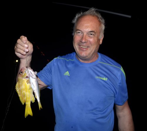 2 fishes for 1 hook on baiting by Jean Philippe - www.rodfishingclub.com - Rodrigues Island - Mauritius - Indian Ocean
