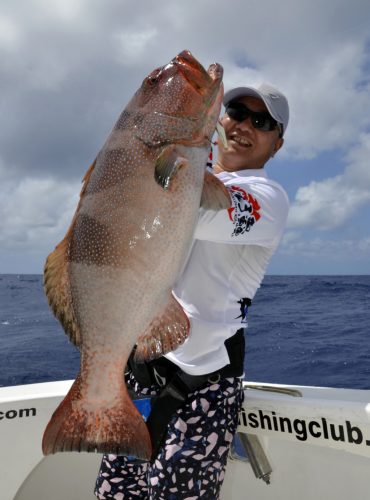 Big red corail trout on slow jigging - www.rodfishingclub.com - Rodrigues - Mauritius - Indian Ocean