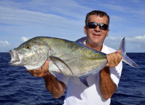 Carangue bleue par Louis en pêche au jig - www.rodfishingclub.com - Rodrigues - Maurice - Océan Indien