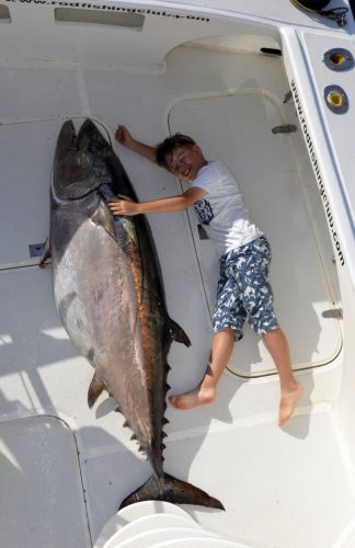 Potentiel RECORD DU MONDE thon dents de chien de 89.5kg pris en pêche à l'appât catégorie small fry - www.rodfishingclub.com - Ile Rodrigues - Maurice - Ocean Indien (FILEminimizer)
