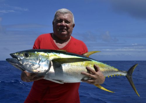 Beau thon jaune en pêche a la traîne pour Daniel - www.rodfishingclub.com - Rodrigues - Maurice - Océan Indien