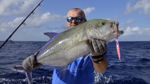 Carangue bleue en peche au jig - www.rodfishingclub.com - Rodrigues - Maurice - Océan Indien