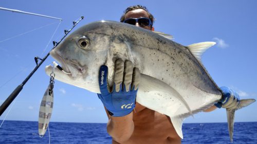 Carangue ignobilis en peche au jig sur un jig shimano ocea - www.rodfishingclub.com - Rodrigues - Maurice - Ocean Indien