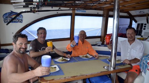 Happy meal on Black Marlin - www.rodfishingclub.com - Rodrigues - Mauritius - Indian Ocean